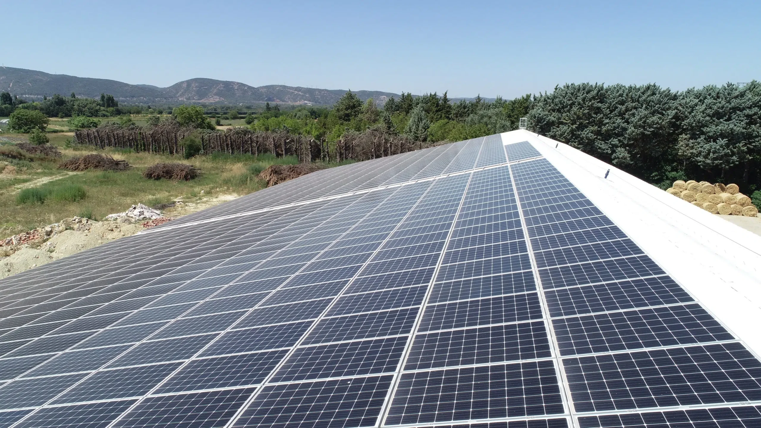 découvrez le bail photovoltaïque, une solution innovante permettant aux propriétaires de panneaux solaires de générer des revenus tout en contribuant à la transition énergétique. apprenez comment ce contrat peut vous aider à optimiser l'utilisation de votre espace tout en bénéficiant d'une énergie renouvelable durable.