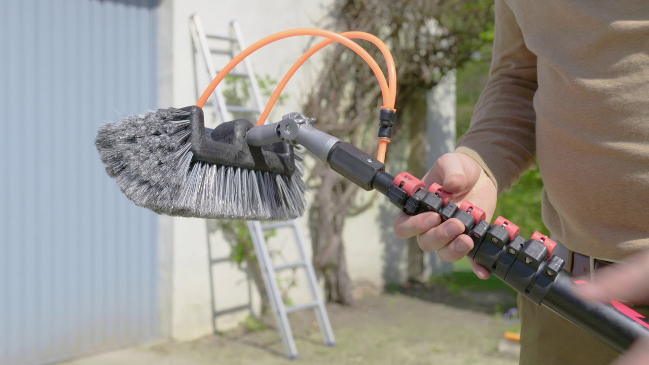 découvrez notre balai téléscopique solaire, l'outil idéal pour un nettoyage efficace et durable. grâce à sa manche extensible et son fonctionnement à énergie solaire, il facilite l'accès aux endroits difficiles tout en respectant l'environnement. pratique, ergonomique et écologique, faites briller votre extérieur sans effort !