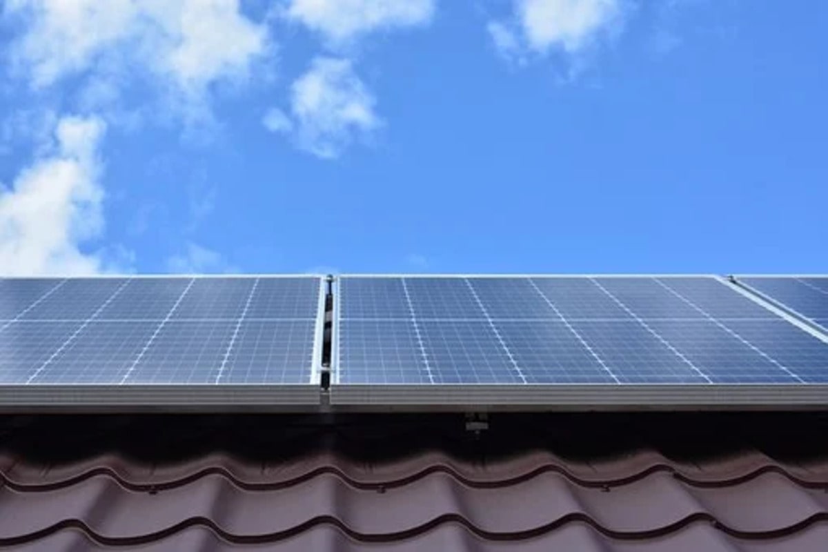 découvrez notre barre photovoltaïque, une solution innovante pour optimiser la production d'énergie solaire. idéale pour les professionnels souhaitant intégrer la technologie solaire de manière efficace, elle permet de maximiser les performances énergétiques tout en réduisant votre empreinte carbone.