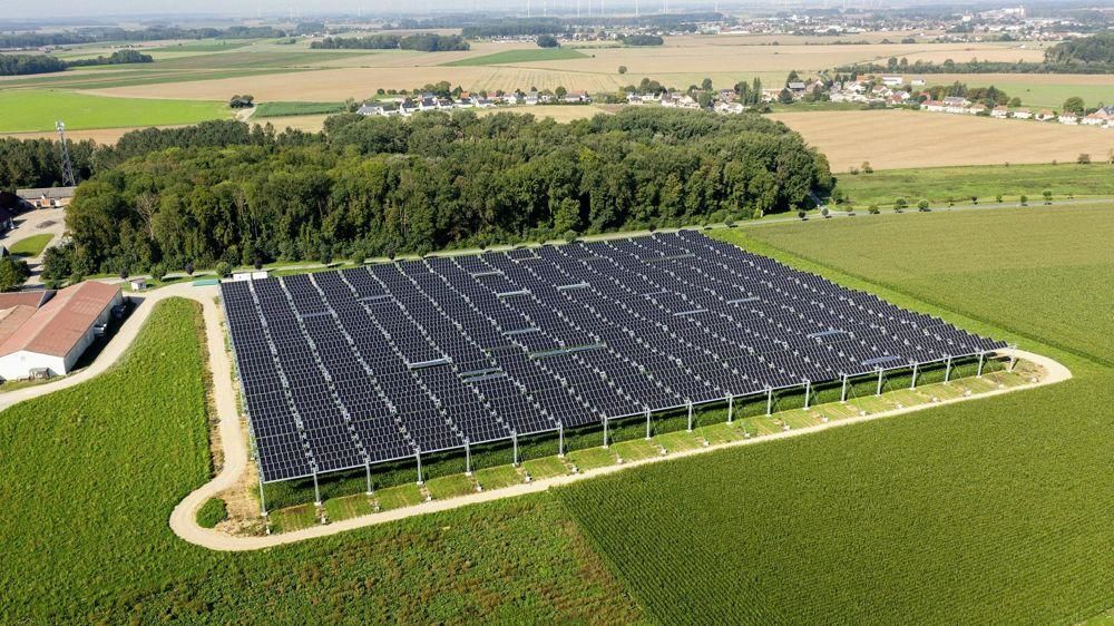 découvrez le bâtiment agrivoltaïque, une solution innovante alliant agriculture et production d'énergie solaire. optimisez vos cultures tout en générant de l'électricité grâce à cette approche durable et écologique.