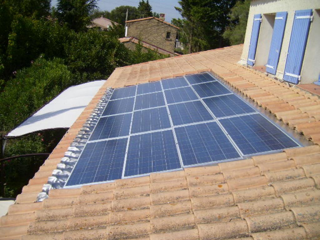 découvrez notre bâtiment photovoltaïque de 300 kwc, une solution innovante et durable pour produire de l'énergie renouvelable. optimisez votre consommation énergétique et réduisez votre empreinte carbone grâce à cette installation performante et respectueuse de l'environnement.