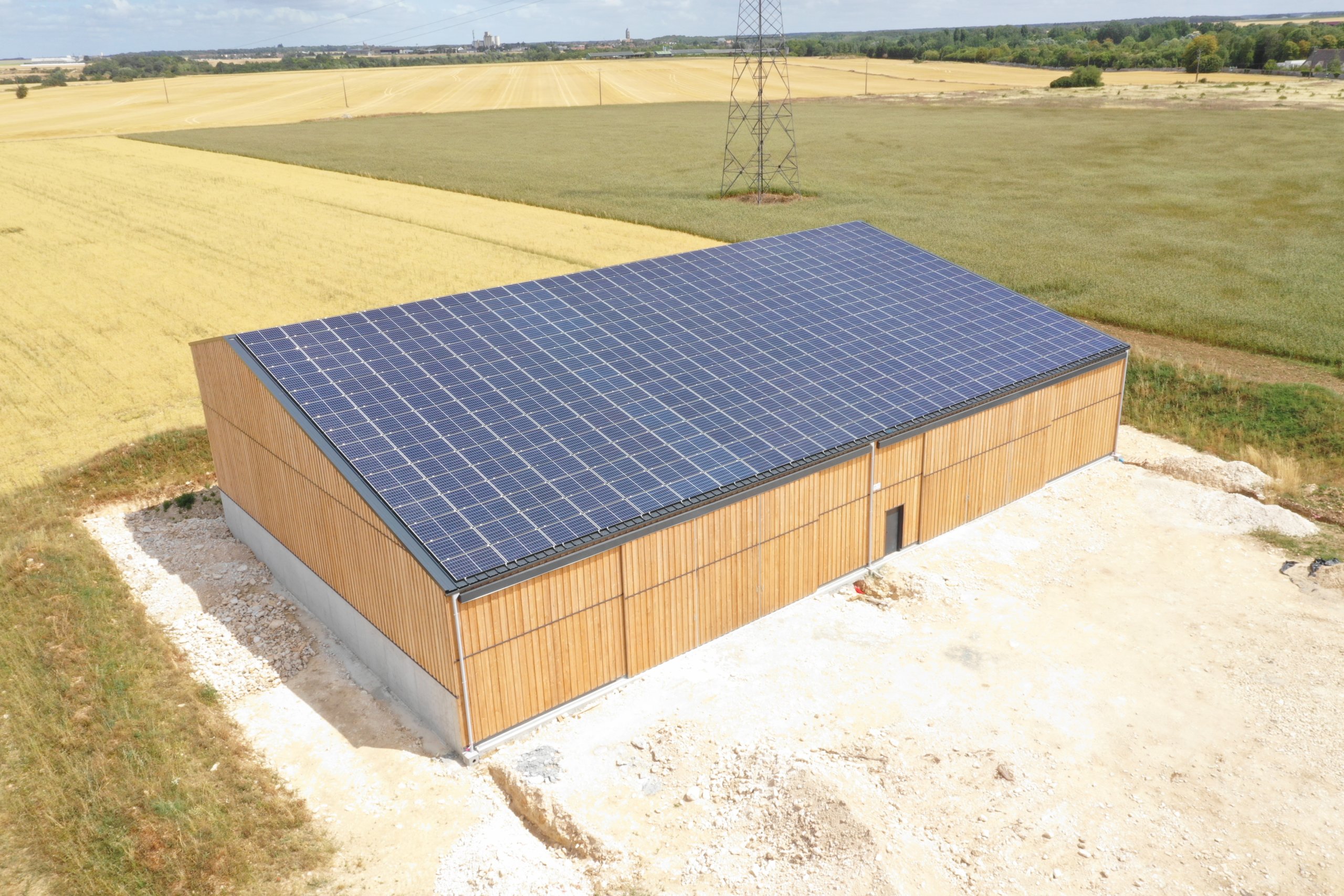 découvrez les avantages des bâtiments photovoltaïques : une solution innovante pour produire de l'énergie solaire, réduire votre empreinte carbone et réaliser des économies sur vos factures d'électricité. optez pour un avenir durable et performant avec l'intégration de panneaux solaires dans vos projets immobiliers.