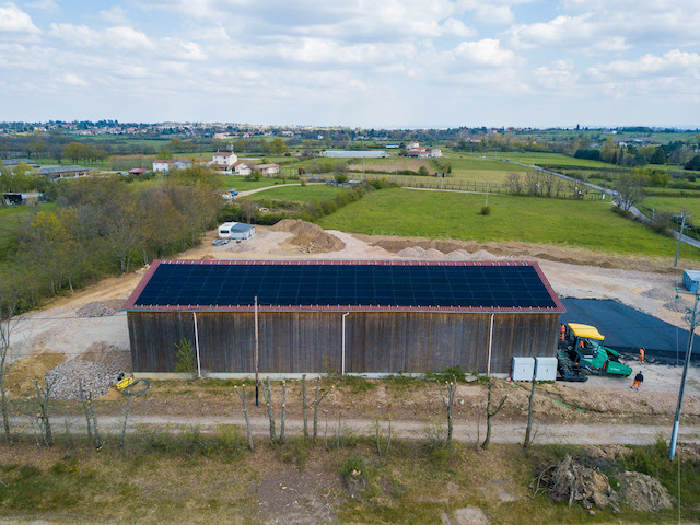 découvrez comment un bâtiment photovoltaïque rentable peut transformer votre consommation d'énergie tout en générant des économies significatives. explorez les avantages financiers et écologiques de l'énergie solaire pour votre entreprise ou votre habitation.