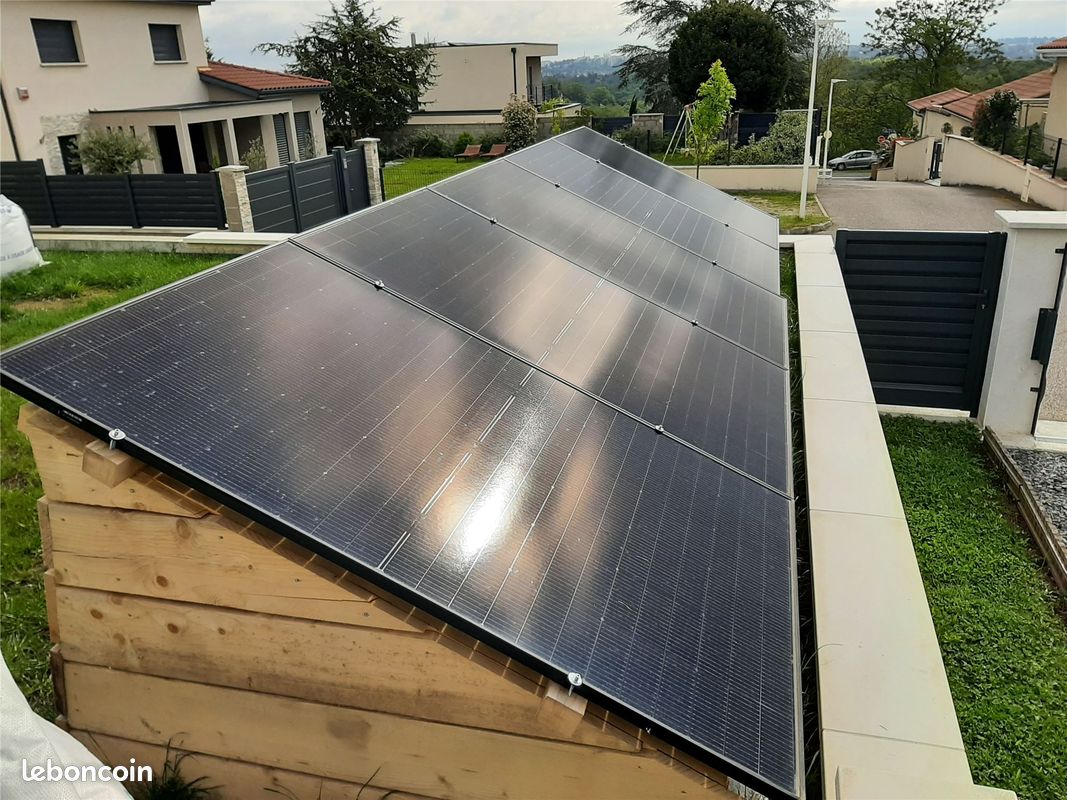 découvrez comment un bâtiment solaire en bois combine écologie et innovation. offrant une solution durable, ce type de construction utilise les énergies renouvelables tout en assurant confort et esthétisme. explorez les avantages de choisir le bois pour construire votre espace de vie économe en énergie.