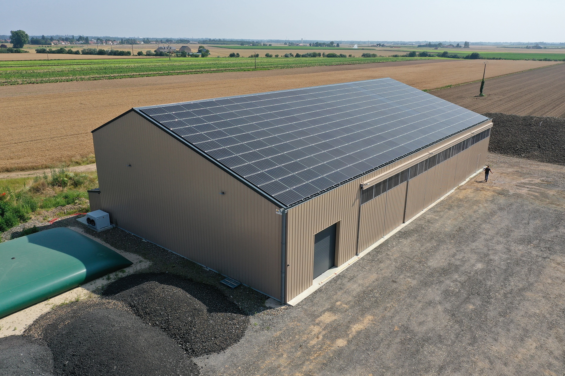 découvrez comment un bâtiment solaire particulier peut transformer votre espace de vie en une oasis d'énergie durable. optez pour une construction innovante qui allie confort, esthétique et respect de l'environnement.