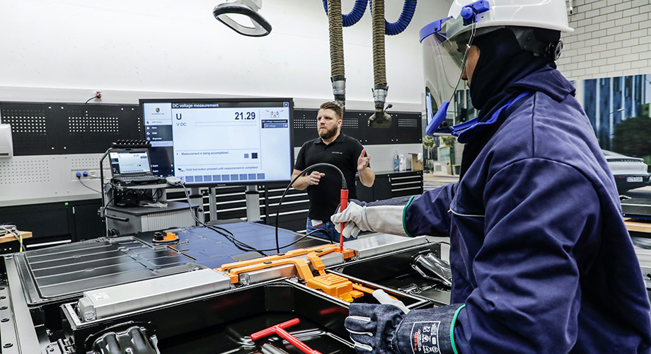 découvrez notre gamme de batteries haute tension, idéales pour optimiser la performance de vos appareils électriques. fiabilité, sécurité et puissance au rendez-vous pour répondre à tous vos besoins énergétiques.