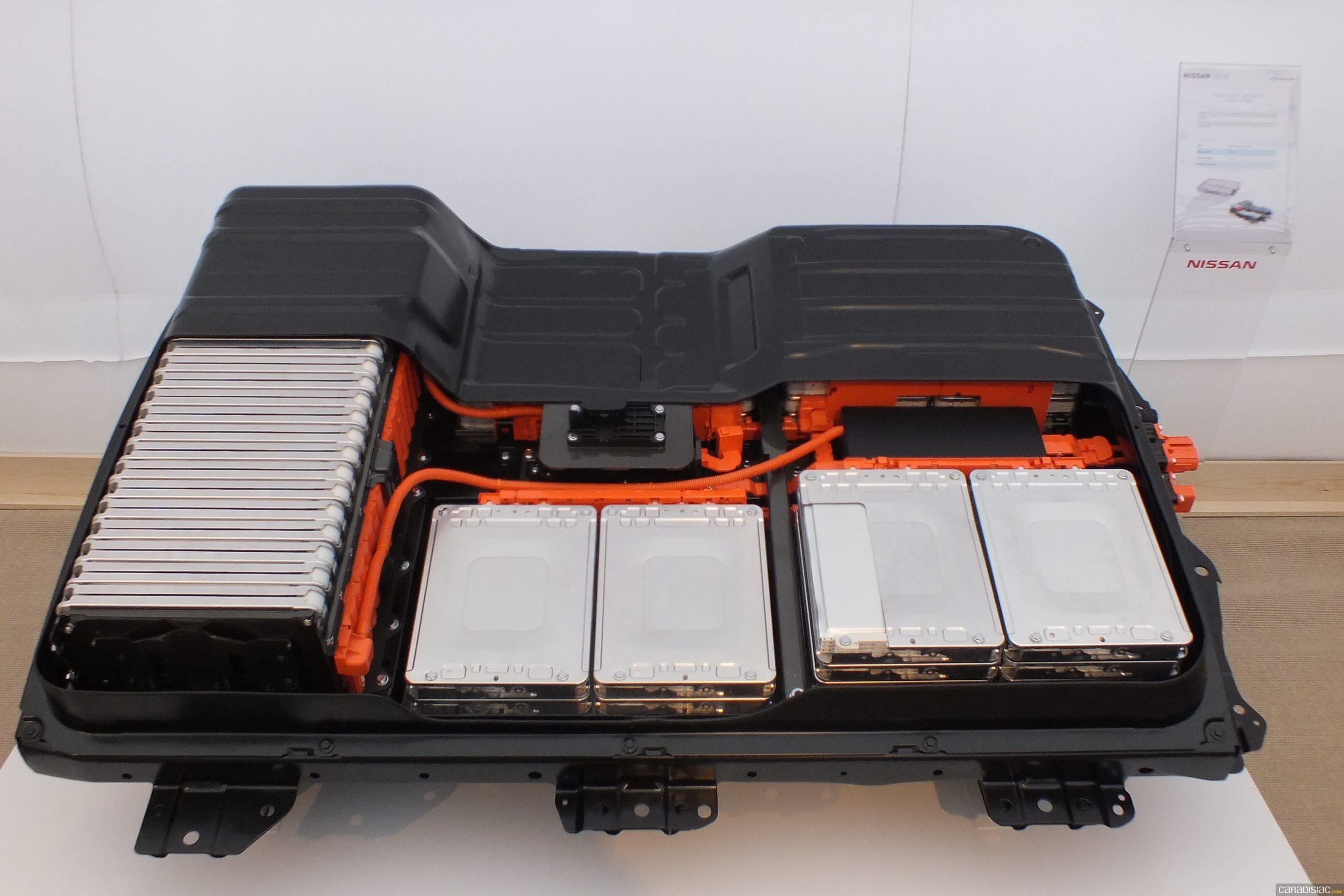 découvrez la batterie leaf, une source d'énergie performante et durable pour alimenter vos véhicules électriques. conçue pour maximiser l'autonomie et garantir une recharge rapide, elle est idéale pour les citadins et les amateurs de road trips. optez pour une mobilité écologique avec la batterie leaf.