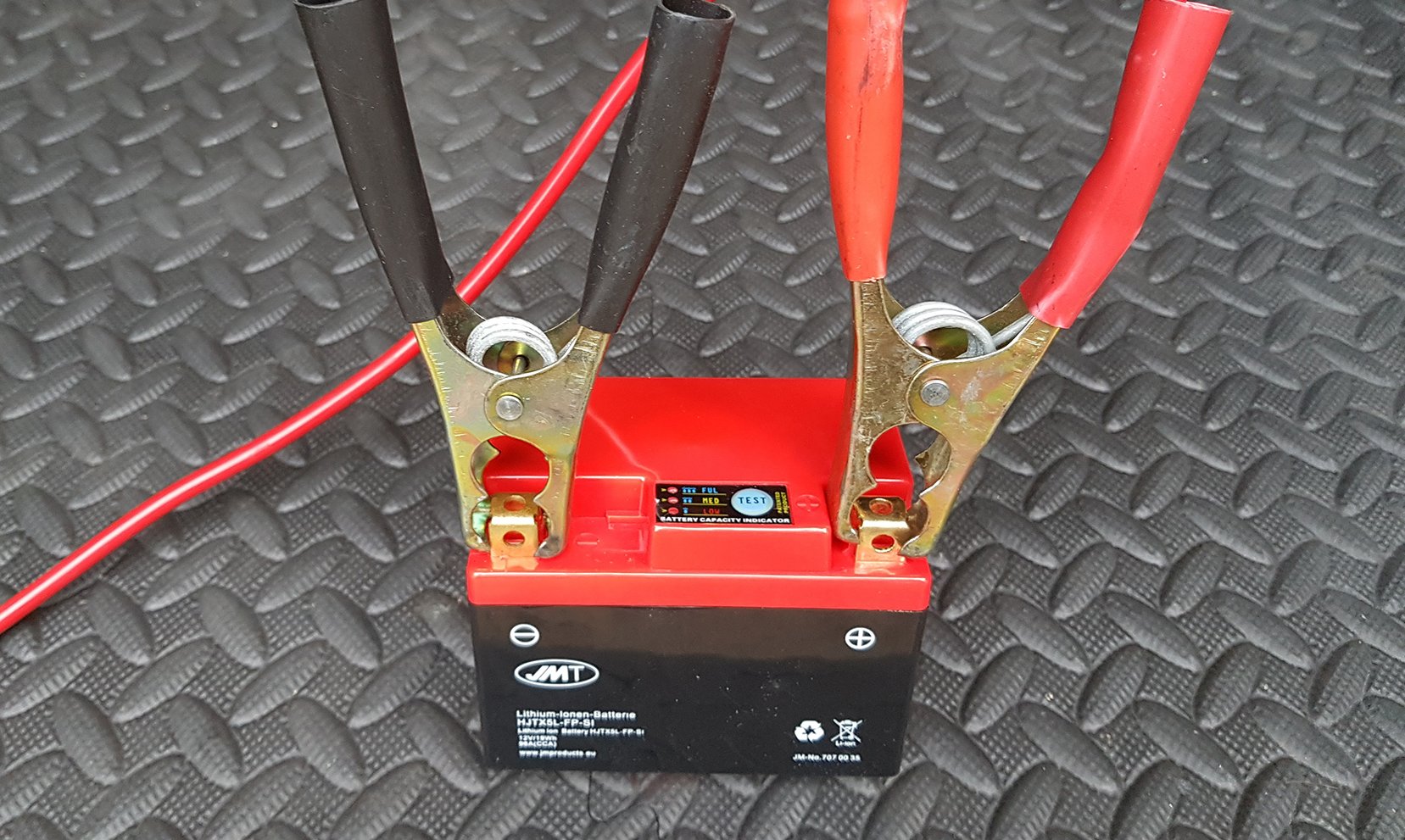 découvrez comment identifier et résoudre le problème d'une batterie morte. apprenez des conseils pratiques pour éviter les pannes et prolonger la durée de vie de votre batterie.