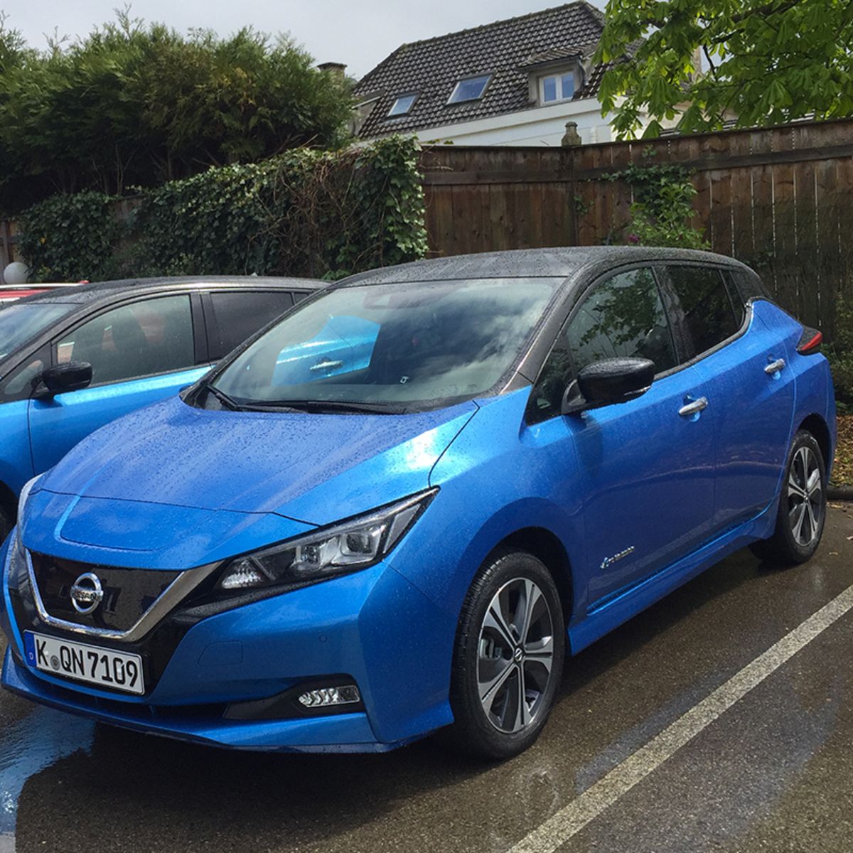 découvrez tout sur la batterie de la nissan leaf : performances, autonomie, compatibilité et conseils d'entretien pour optimiser votre expérience de conduite électrique.