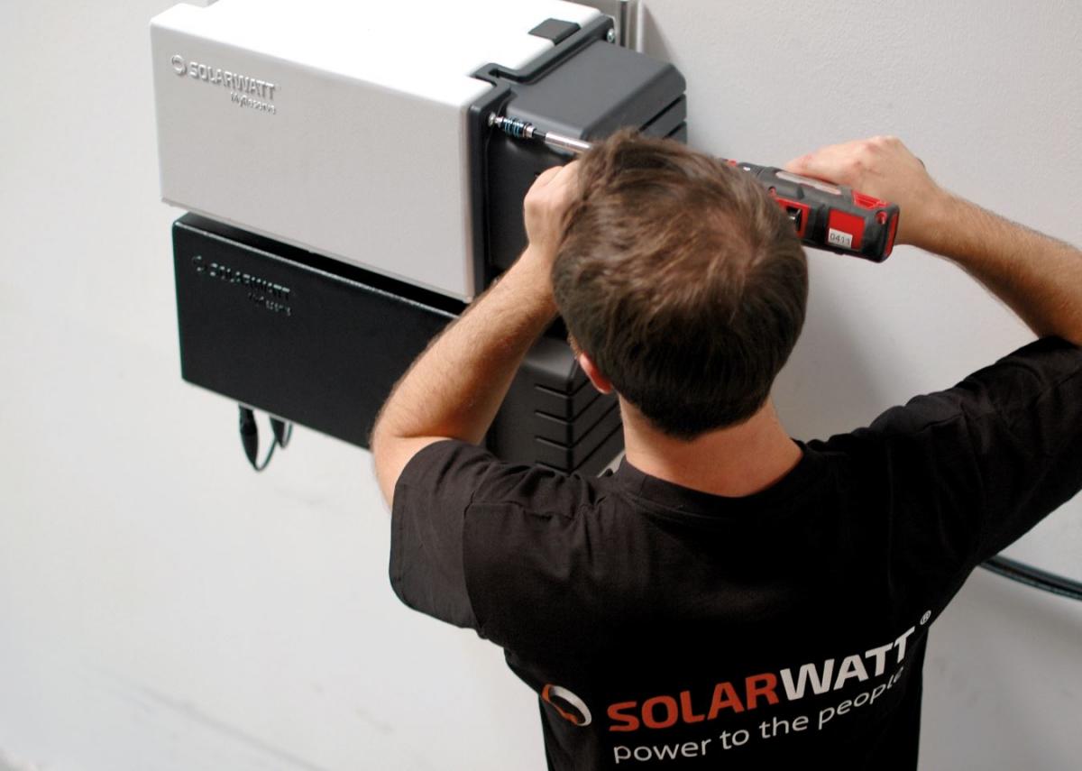 découvrez la batterie solarwatt, une solution innovante et écologique pour stocker l'énergie solaire. optimisez votre consommation d'énergie domestique et bénéficiez d'une autonomie énergétique durable grâce à cette technologie de pointe. parfaite pour réduire votre empreinte carbone et réaliser des économies sur vos factures d'électricité.