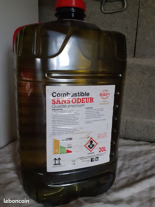 découvrez notre bidon de pétrole de 20 litres disponible chez auchan. idéal pour tous vos besoins énergétiques, ce bidon robustes garantit une utilisation sécurisée et efficace. ne manquez pas cette offre qui vous permettra de vous approvisionner facilement.