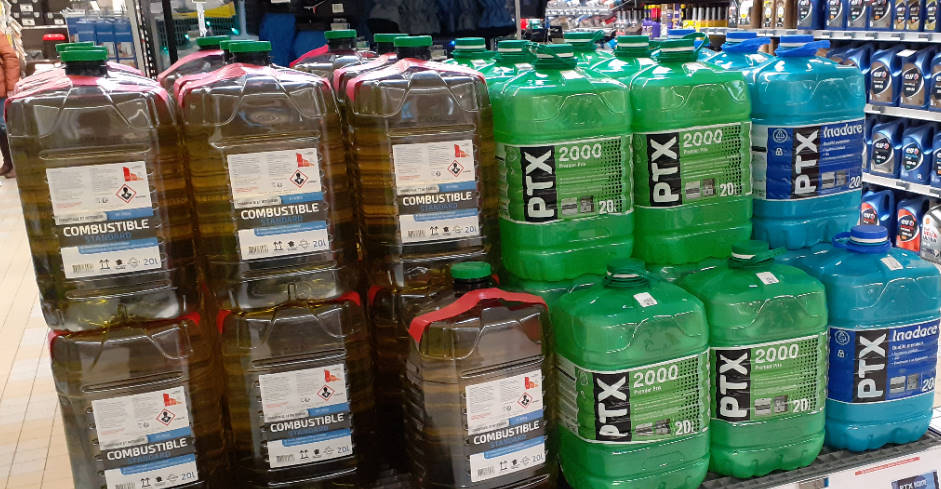 découvrez notre bidon de pétrole de 20 litres chez auchan, idéal pour tous vos besoins en énergie. profitez de notre qualité et de nos prix compétitifs pour assurer le bon fonctionnement de vos appareils et véhicules.