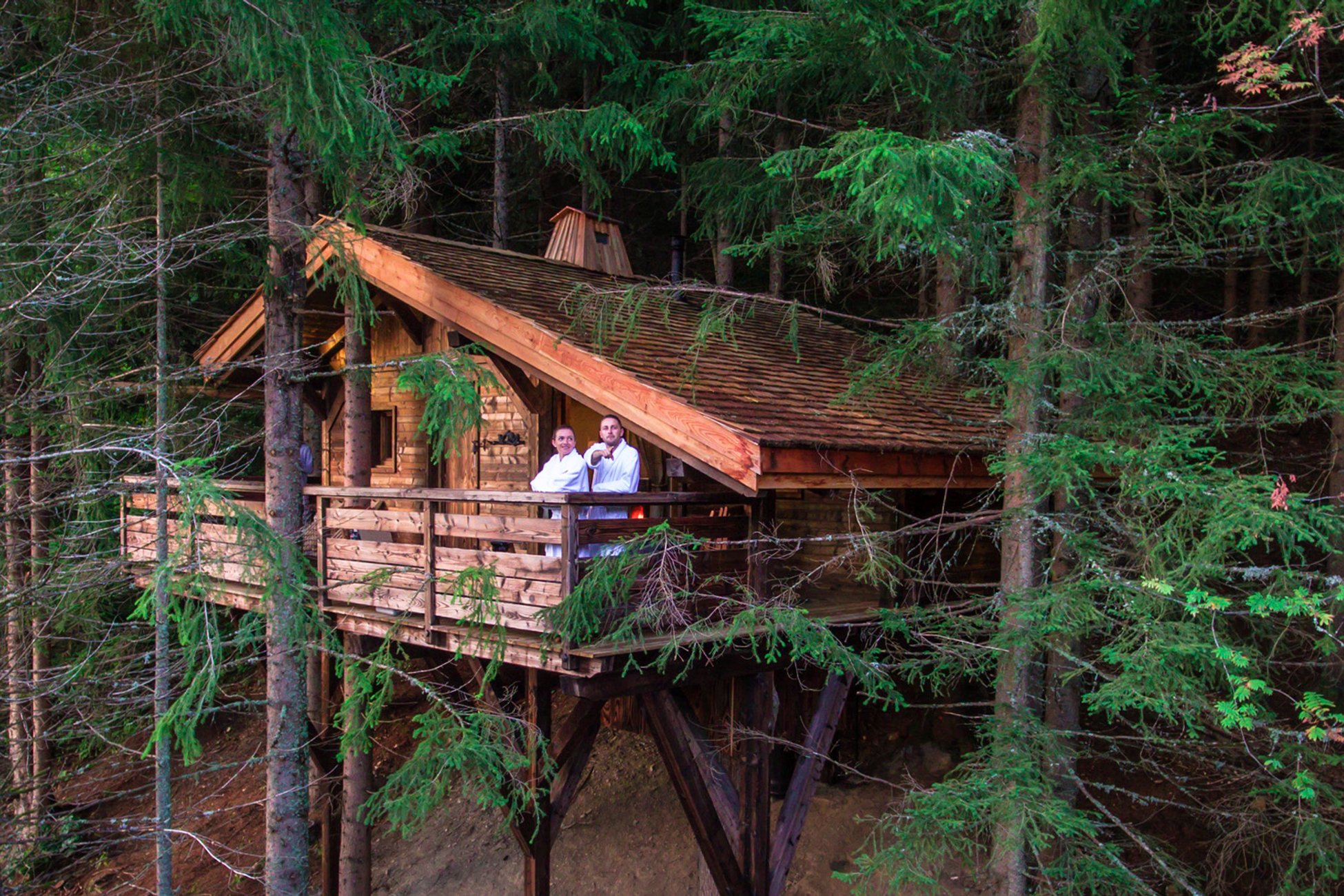 découvrez notre cabane, un espace unique et chaleureux au cœur de la nature, idéal pour se ressourcer, profiter de moments en famille ou entre amis, et vivre des expériences inoubliables. réservez dès maintenant votre escapade!