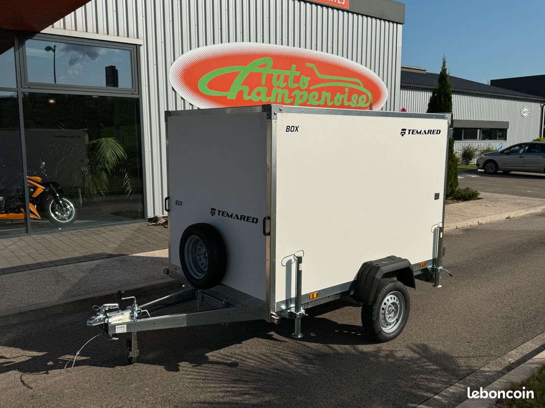 découvrez notre service de box auto, idéal pour protéger et sécuriser votre véhicule. un espace de rangement pratique, accessible 24/7, pour tous les passionnés d'automobile. réservez dès maintenant votre box dès aujourd'hui et préservez l'état de votre voiture !