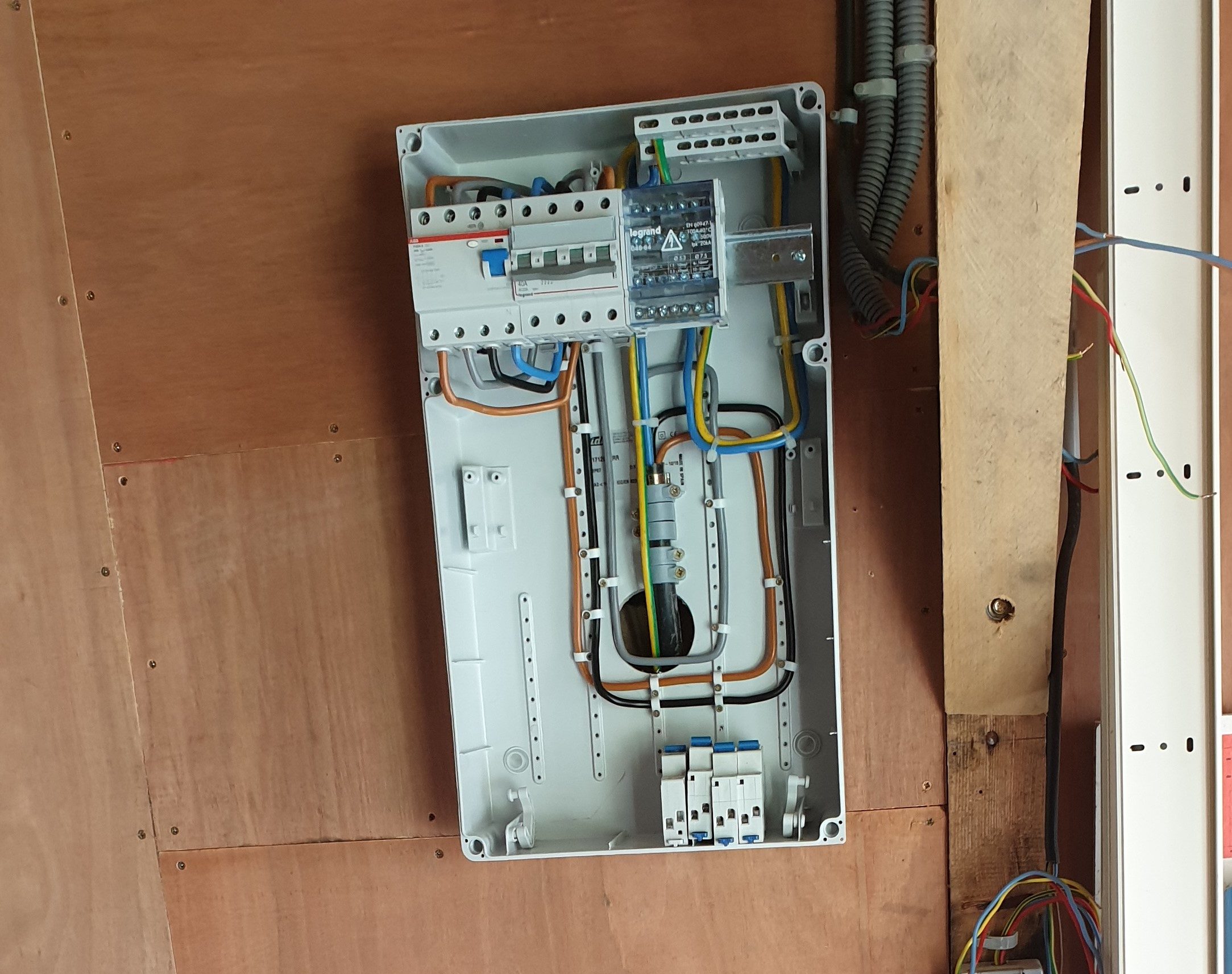 découvrez notre guide complet sur le branchement edf : étapes, documents nécessaires, tarifs et conseils pratiques pour un raccordement électrique en toute sérénité.