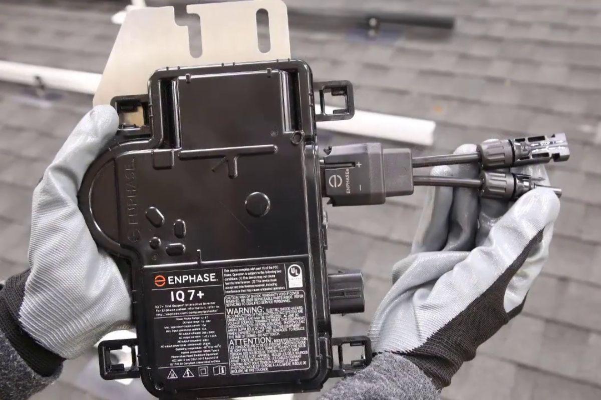 découvrez comment effectuer le branchement de votre micro-onduleur de manière simple et sécurisée. suivez notre guide étape par étape pour optimiser l'installation de vos panneaux solaires et maximiser votre production d'énergie.