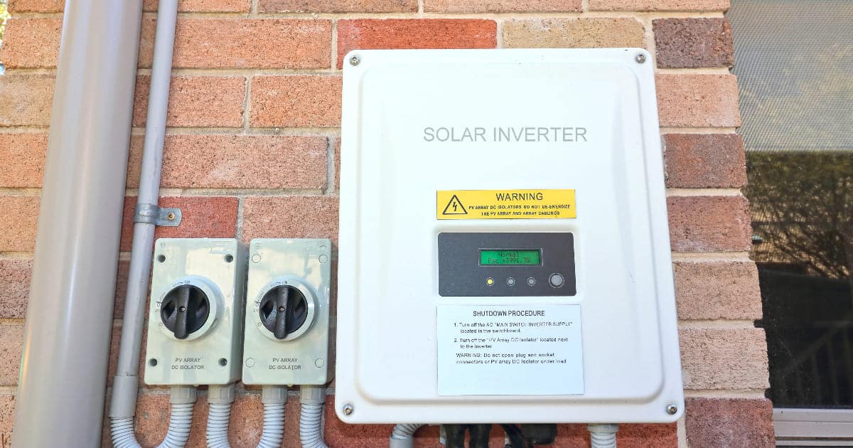 découvrez tout ce qu'il faut savoir sur le branchement d'un onduleur. optimisez la protection de vos appareils électriques avec nos conseils pratiques et guides étape par étape pour un branchement sécurisé et efficace.