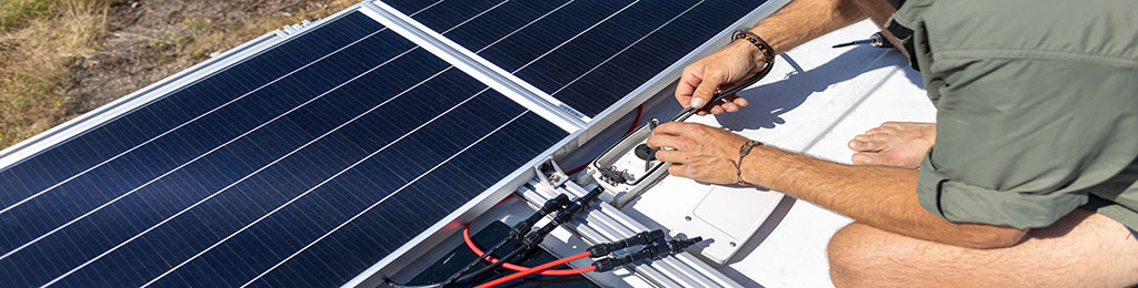 découvrez comment réaliser un branchement de panneaux solaires en parallèle pour optimiser la production d'énergie. suivez nos conseils pratiques et astuces pour garantir une installation efficace et sécurisée.