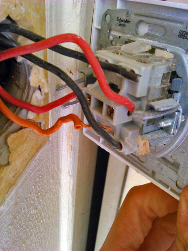 découvrez comment effectuer le branchement du voyant ejp sur votre compteur linky. suivez notre guide étape par étape pour optimiser votre consommation d'énergie et bénéficier d'une meilleure gestion de vos heures pleines et creuses.