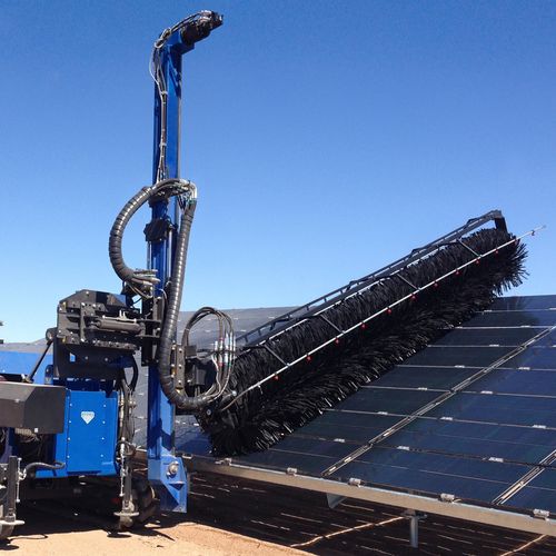 découvrez notre brosse spécialement conçue pour le nettoyage des panneaux photovoltaïques. assurez un rendement optimal de vos installations solaires en éliminant efficacement la poussière et les débris. facile à utiliser, cet outil vous aidera à prolonger la durée de vie de vos panneaux tout en maximisant leur efficacité.