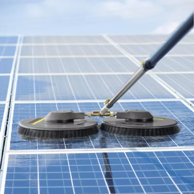 découvrez notre brosse spécialement conçue pour l'entretien des panneaux photovoltaïques. optimisez l'efficacité de votre installation solaire en éliminant la poussière et les débris facilement et en toute sécurité.