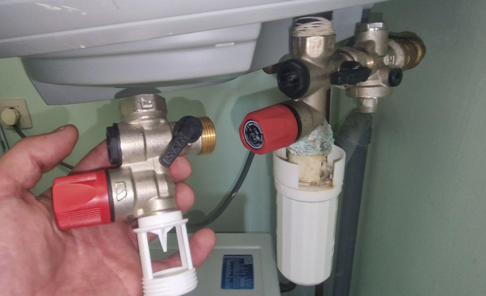 découvrez les causes des bruits de chauffe-eau, leurs implications sur le fonctionnement de votre appareil et les solutions pour y remédier. apprenez à identifier ces sons et à préserver la durabilité de votre chauffe-eau.