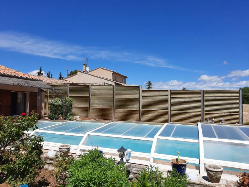 découvrez les impacts sonores des panneaux solaires : analyse des bruits générés lors de leur fonctionnement, solutions pour réduire le bruit et conseils pour une installation optimale.