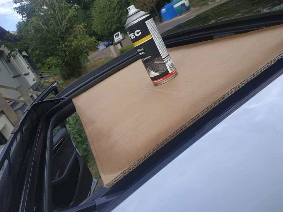 découvrez les solutions pour réduire le bruit provenant de votre toit. apprenez comment isoler votre espace et améliorer votre confort acoustique grâce à des conseils pratiques et des matériaux efficaces.