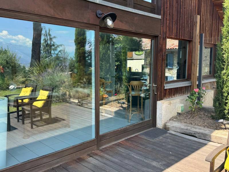 découvrez notre bureau solaire en île-de-france, dédié aux solutions énergétiques durables et innovantes. explorez nos services en matière d'énergie solaire et participez à la transition écologique dès aujourd'hui.