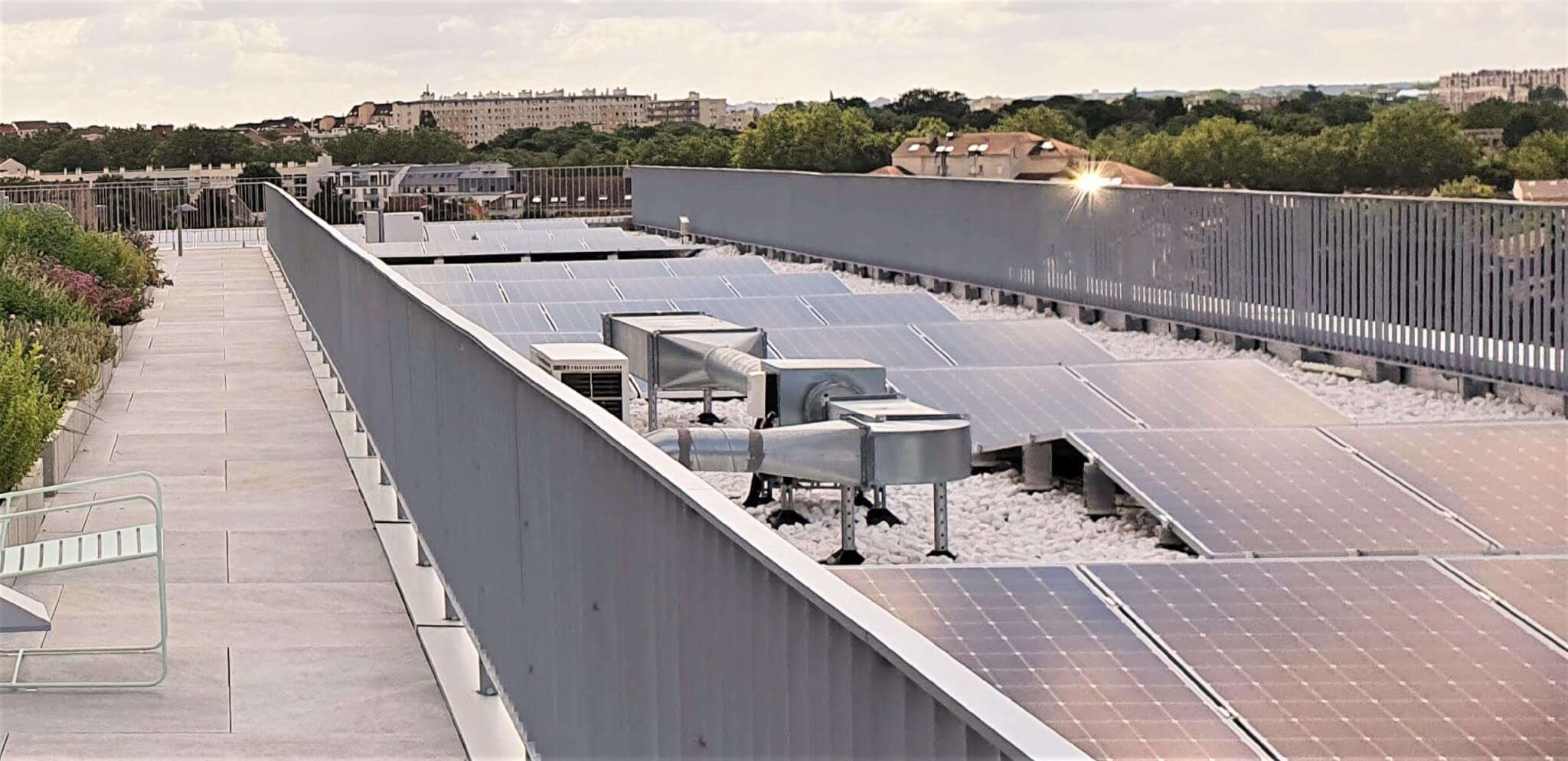 découvrez nos services de conception et d'installation de bureaux solaires en île-de-france. optez pour une solution écologique et économique pour votre espace de travail avec des équipements à énergie renouvelable.