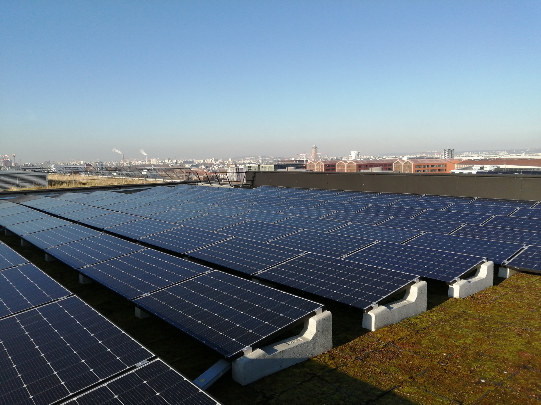 découvrez notre bureau solaire en île-de-france, un espace de travail innovant et écologique, alliant confort et durabilité grâce à l'énergie solaire.