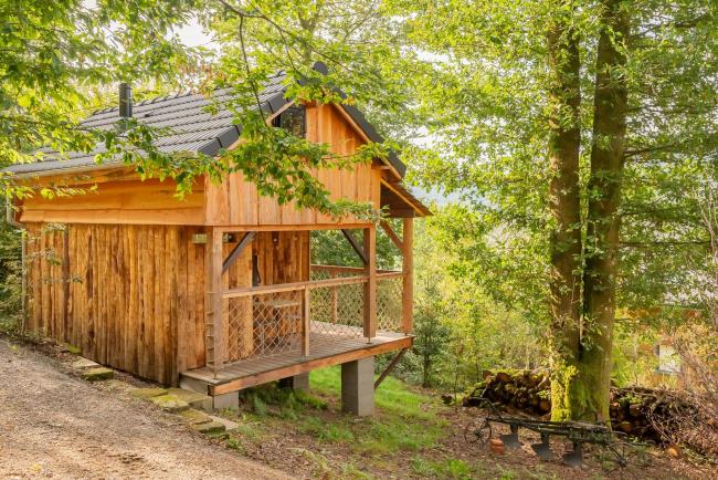 découvrez l'univers des cabanes, des refuges authentiques au cœur de la nature. que ce soit pour un séjour romantique, une escapade en famille ou une retraite agréable, nos cabanes offrent un cadre unique pour se ressourcer et profiter des paysages environnants. plongez dans une expérience inoubliable, loin des tumultes de la vie quotidienne.