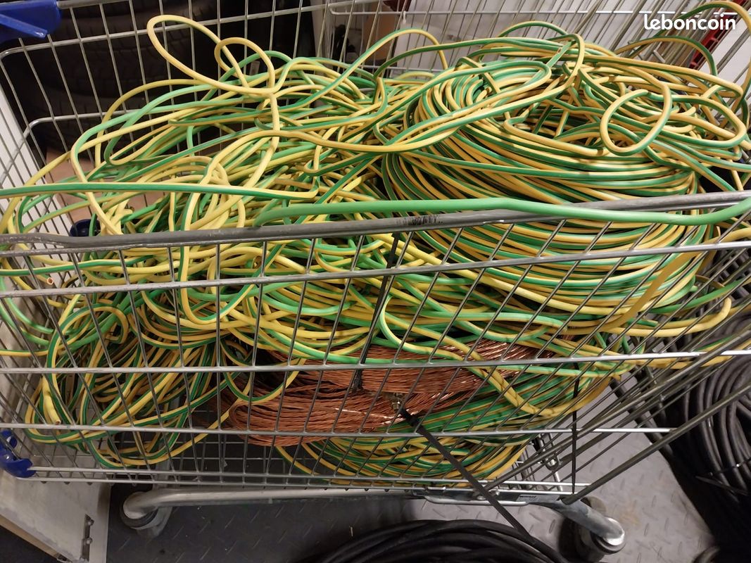 découvrez notre câble terre 16mm2, idéal pour assurer une mise à la terre sécurisée de vos installations électriques. avec une excellente conductivité et une résistance à la corrosion, ce câble est parfait pour les applications domestiques et industrielles. optez pour la sécurité et la fiabilité avec notre câble terre de haute qualité.