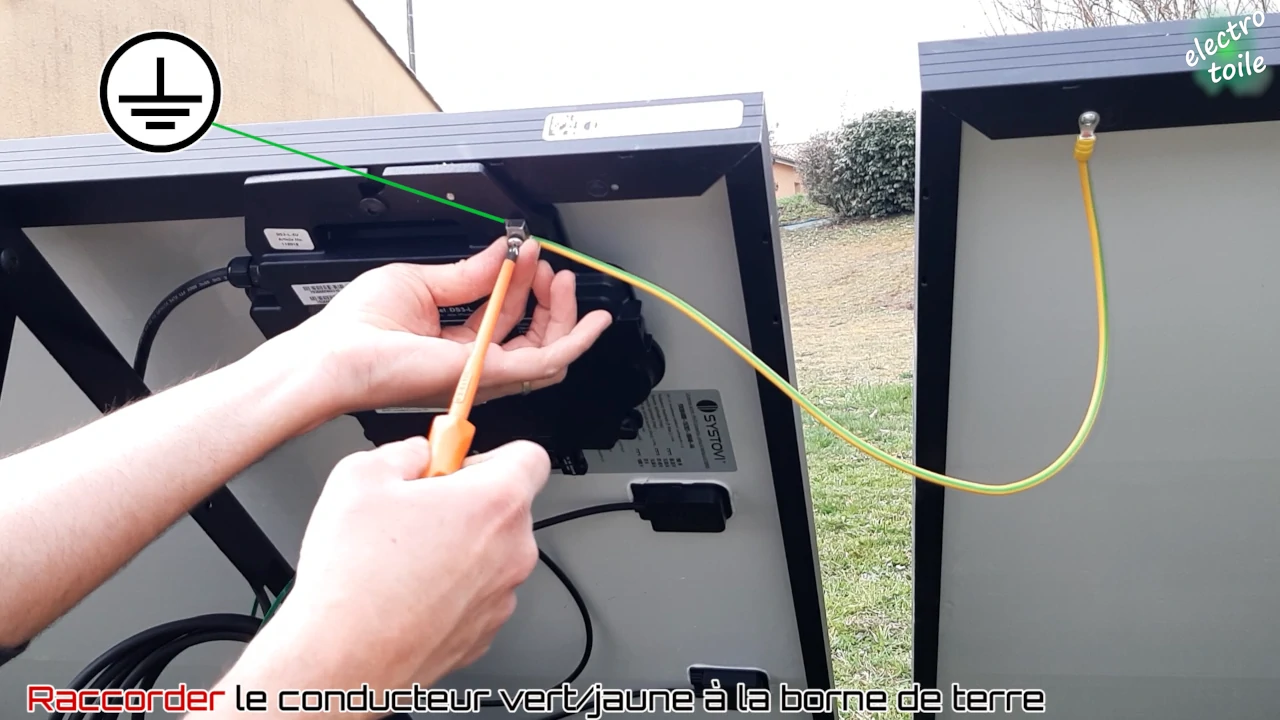 découvrez notre gamme de câbles de terre photovoltaïque, conçus pour assurer une connexion sécurisée et efficace de vos panneaux solaires. idéaux pour garantir la performance et la durabilité de votre installation photovoltaïque.