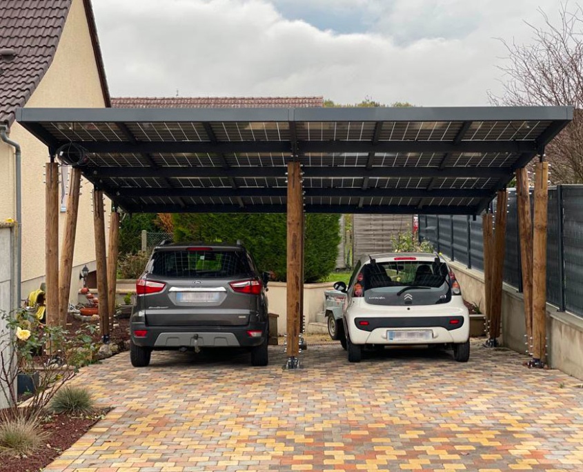 découvrez notre carport double photovoltaïque, une solution innovante alliant protection de vos véhicules et production d'énergie solaire. profitez d'un abri pratique tout en réduisant votre empreinte carbone et en réalisant des économies sur votre facture d'électricité.
