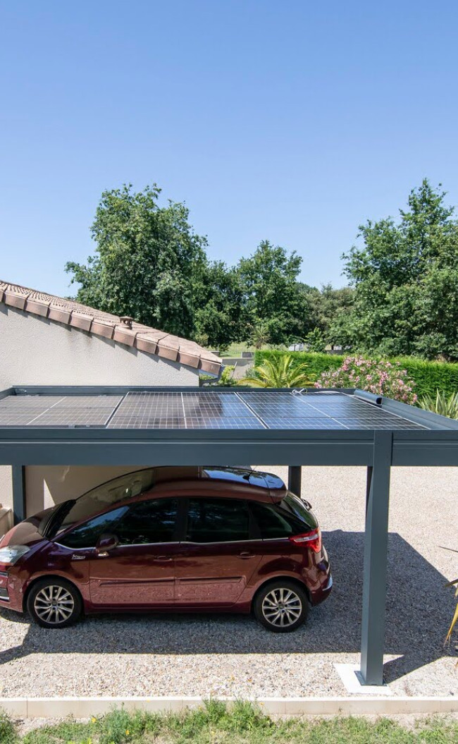 découvrez le carport solaire à toulouse : une solution écologique et esthétique pour abriter votre véhicule tout en produisant de l'énergie renouvelable. profitez d'une installation moderne qui allie design et performance énergétique.