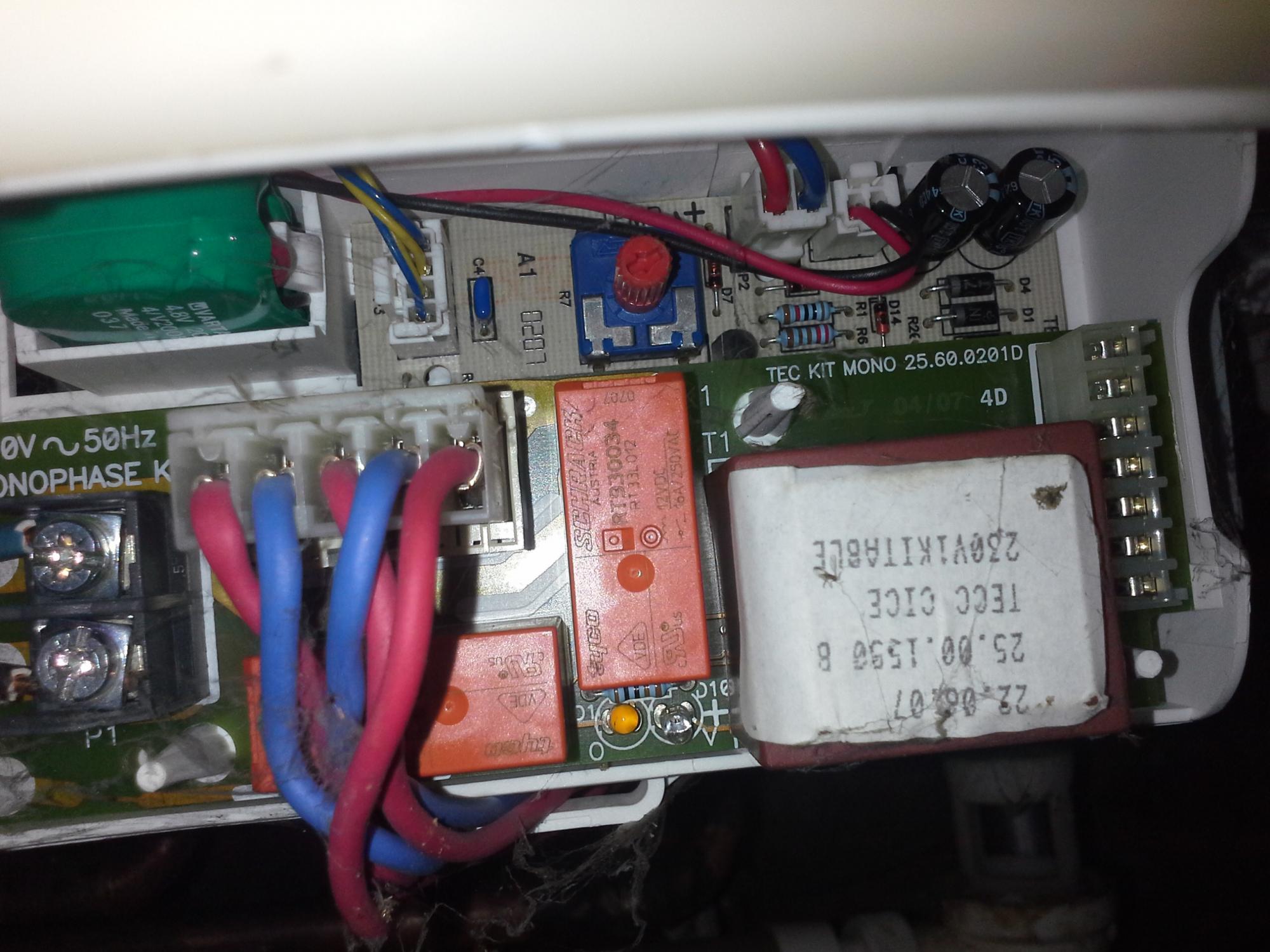 découvrez notre carte chauffe-eau, votre guide essentiel pour optimiser le fonctionnement de votre appareil. trouvez des conseils d'entretien, des astuces de diagnostic et des solutions pratiques pour prolonger la durée de vie de votre chauffe-eau.