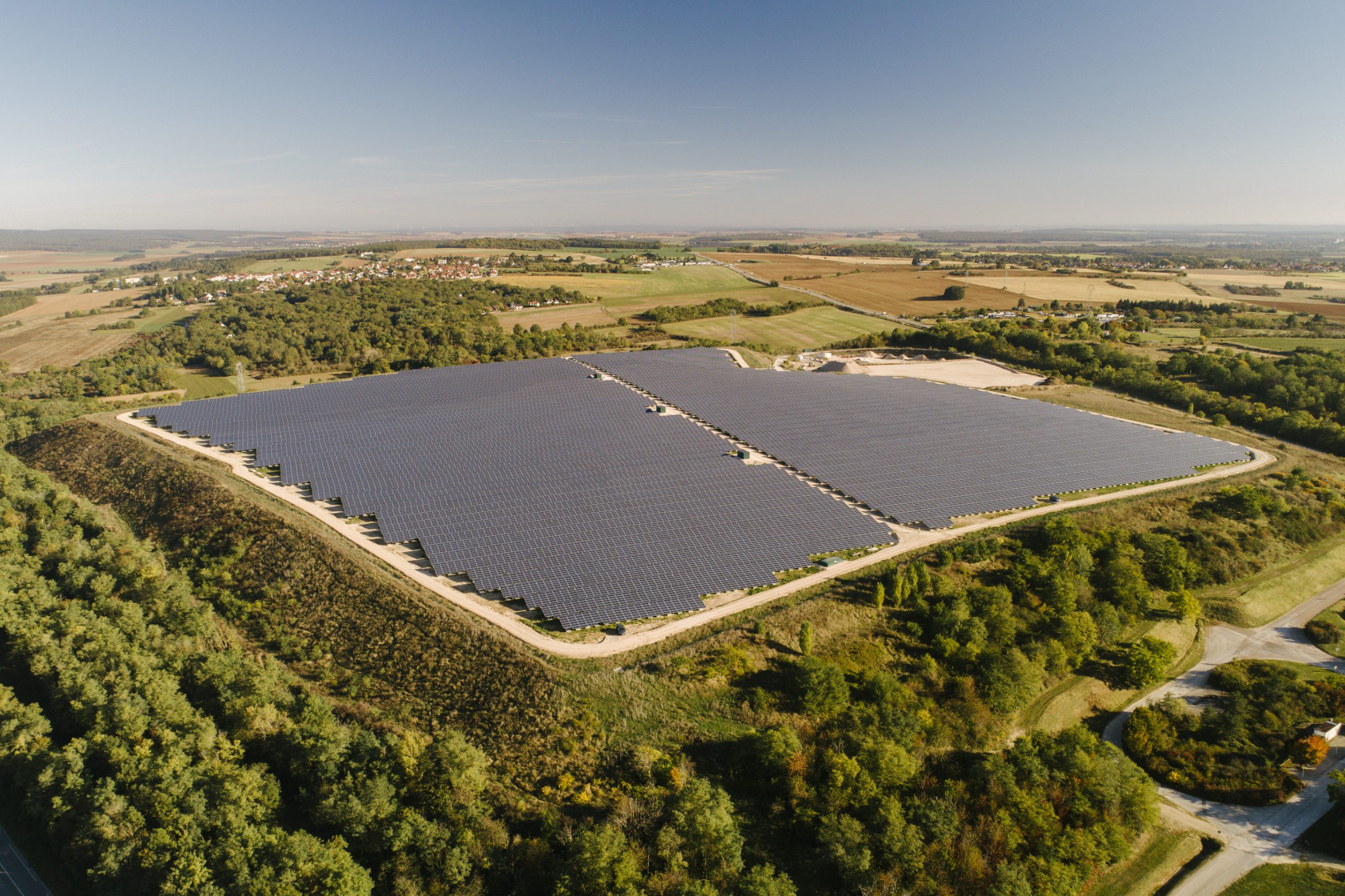 découvrez les avantages de la centrale photovoltaïque, une solution écologique et économique pour produire de l'électricité à partir de l'énergie solaire. informez-vous sur son fonctionnement, ses bénéfices environnementaux et comment elle contribue à la transition énergétique.