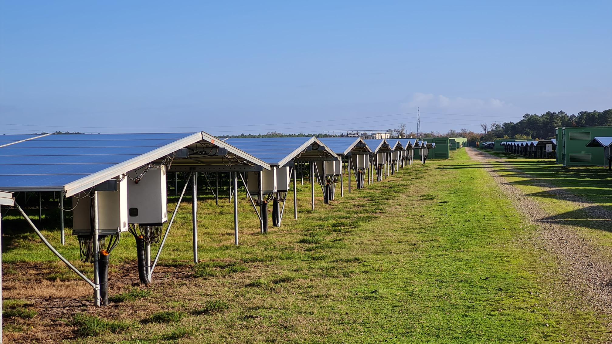 découvrez la centrale solaire de cestas, l'une des plus grandes installations photovoltaïques en europe, qui produit une énergie propre et durable tout en contribuant à la transition énergétique. explorez son impact environnemental et ses innovations technologiques.