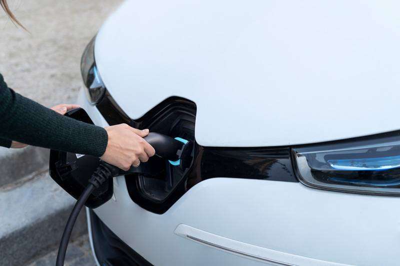 découvrez comment charger votre voiture électrique zoé grâce à l'énergie photovoltaïque. optimisez votre autonomie tout en réduisant votre empreinte carbone grâce à l'énergie solaire.