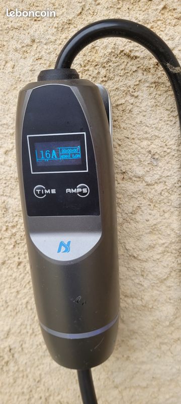 découvrez notre chargeur triphasé, une solution efficace et rapide pour alimenter vos équipements électriques. conçu pour optimiser les performances et garantir une charge sécurisée, il est idéal pour les applications industrielles et commerciales. profitez de la puissance de la technologie triphasée pour un rendement maximal.