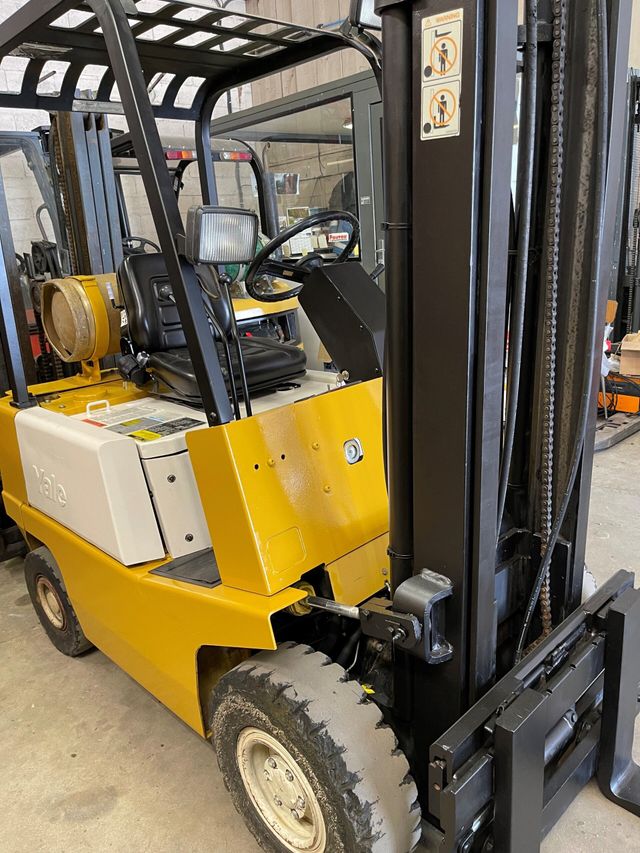 découvrez notre sélection de chariots élévateurs d'occasion de qualité, alliant performance et économies. profitez de prix compétitifs et d'une large gamme de modèles adaptés à tous vos besoins logistiques. faites le bon choix pour optimiser votre manutention!