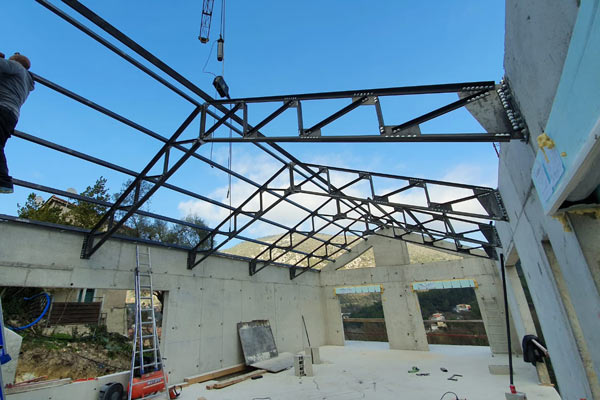 découvrez nos solutions de charpente pour maison, alliant robustesse et esthétique. que vous construisiez ou rénoviez, nos experts vous accompagnent pour des structures durables et adaptées à vos besoins.