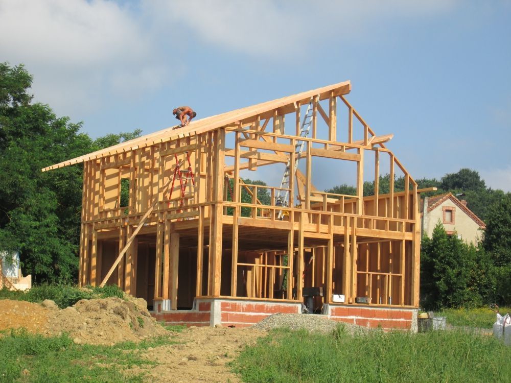 découvrez tout ce qu'il faut savoir sur la charpente de maison : types, matériaux, avantages et conseils pour un choix optimal. transformez votre habitat avec une structure solide et esthétique.