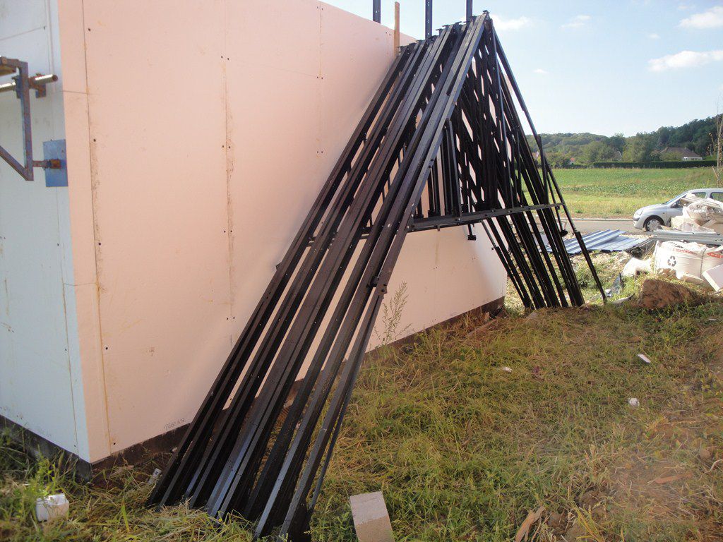 découvrez l'art de la charpente pour maison phénix, une solution alliant robustesse et esthétisme. profitez de constructions de qualité, conçues pour durer, et transformez votre projet en une réalité architecturale exceptionnelle.