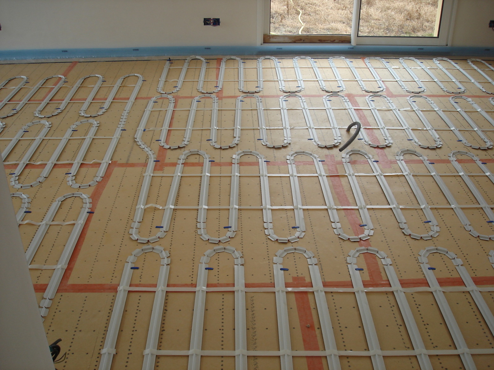 découvrez le confort ultime avec notre chauffage sol infracable, une solution innovante et efficace pour obtenir une chaleur douce et homogène dans votre intérieur. profitez d'une installation discrète et d'économies d'énergie significatives tout en créant une ambiance chaleureuse.