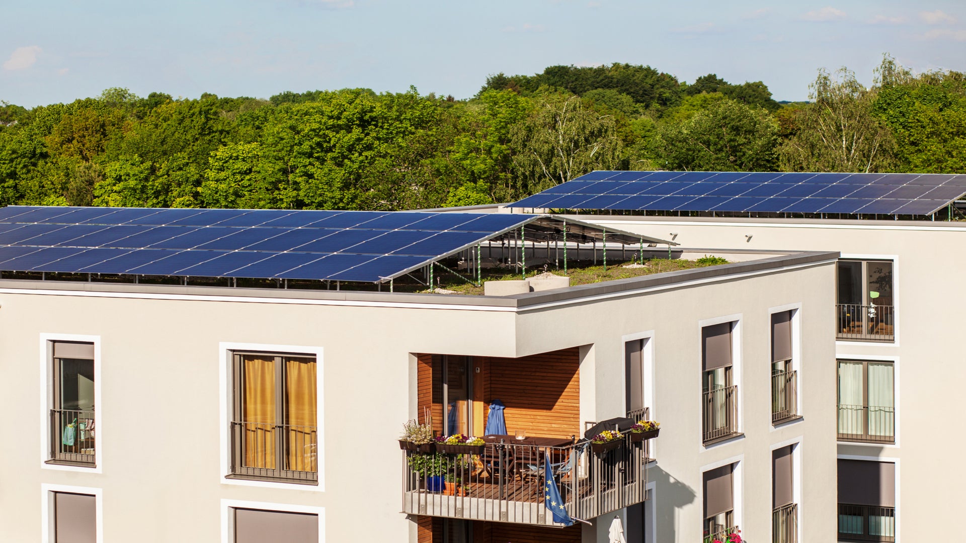 découvrez les avantages du chauffage solaire, une solution écologique et économique pour chauffer votre maison. optimisez votre confort tout en réduisant votre empreinte carbone grâce à cette technologie innovante qui utilise l'énergie du soleil.
