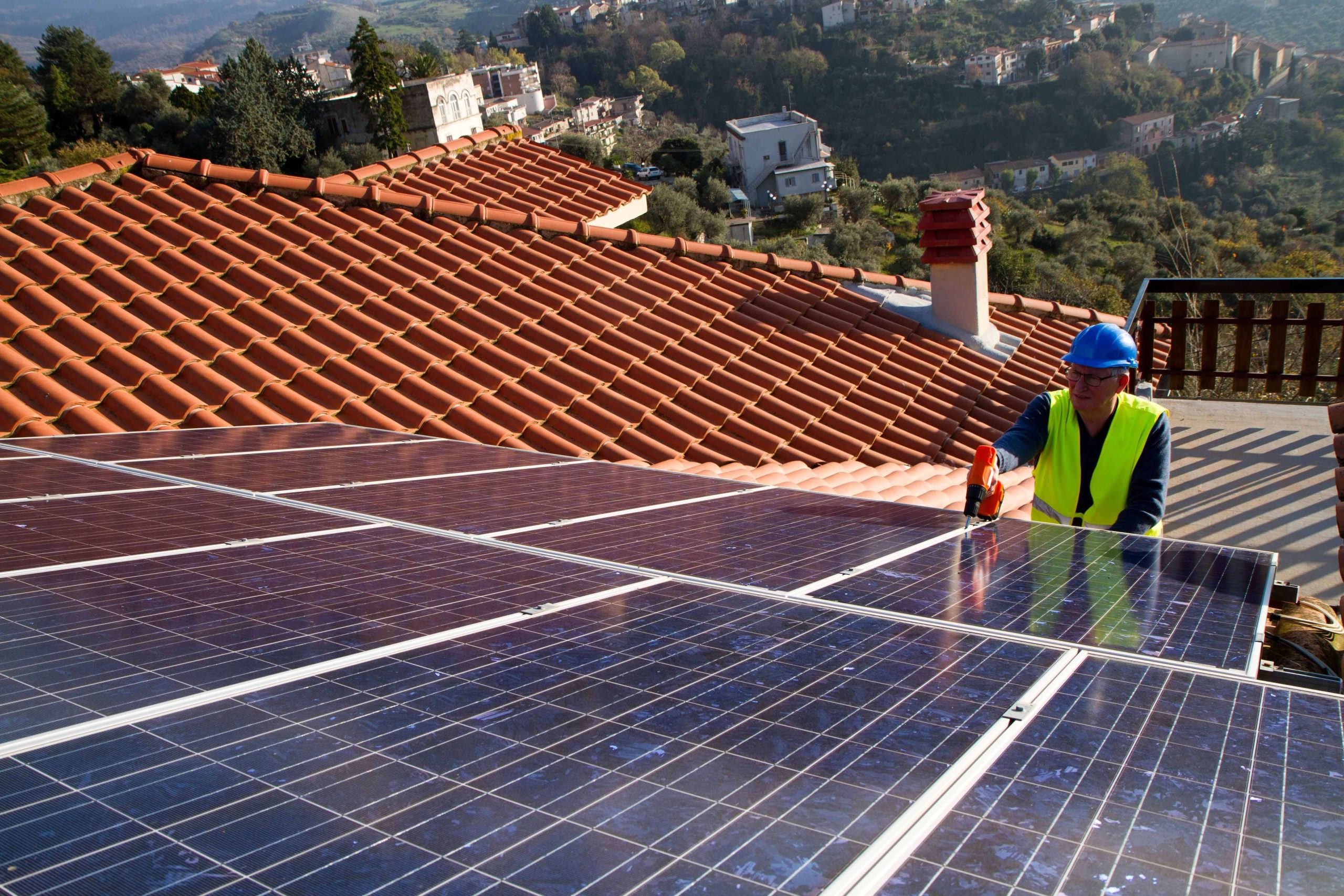 découvrez comment le chauffage solaire en normandie peut réduire vos factures d'énergie tout en préservant l'environnement. profitez des avantages d'une énergie renouvelable efficace et économique.