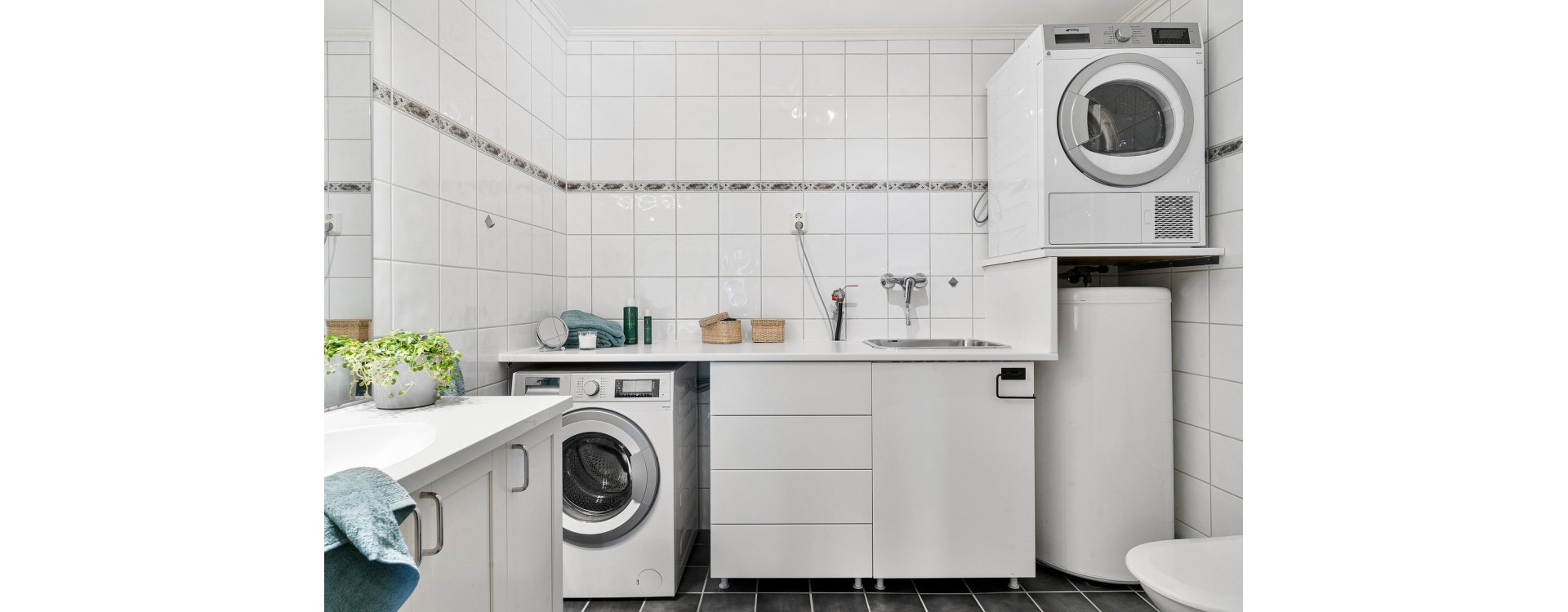 découvrez les chauffe-eaux triphasés, idéaux pour un approvisionnement d'eau chaude performant et économe en énergie. parfaits pour les grandes habitations et les installations commerciales, ces appareils assurent un confort optimal tout en réduisant vos factures d'énergie.