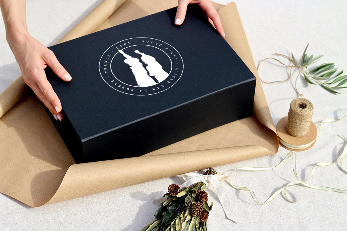 découvrez notre élégante sélection de coffrets, parfaits pour toutes les occasions. offrez des moments inoubliables avec nos designs uniques et nos produits de qualité qui raviront vos proches.